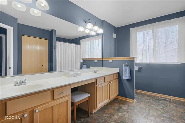$449,900 | 123 Eisenhower Drive, Oswego, IL 60543