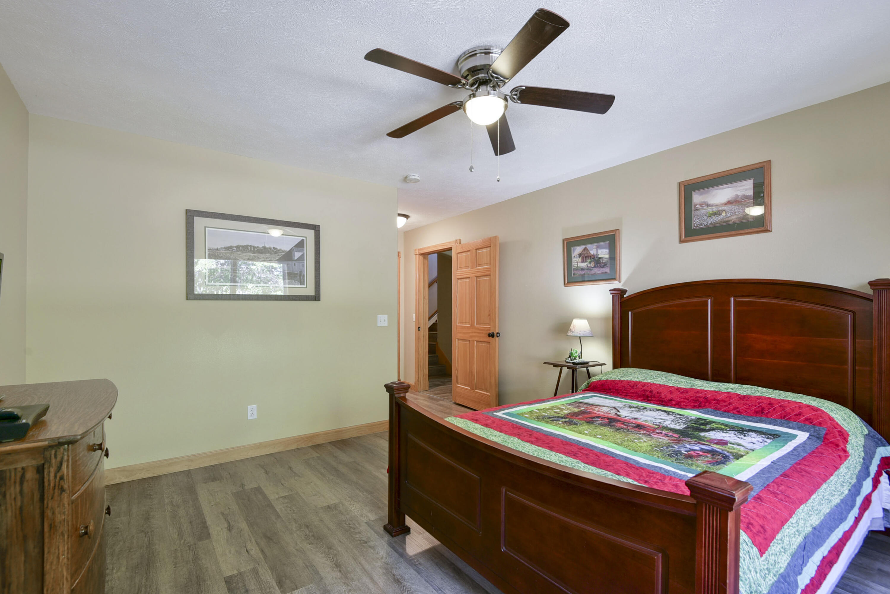 281 Queensberry Road Reeds Spring, MO 65737 - Photo 22 of 38 Guest Room