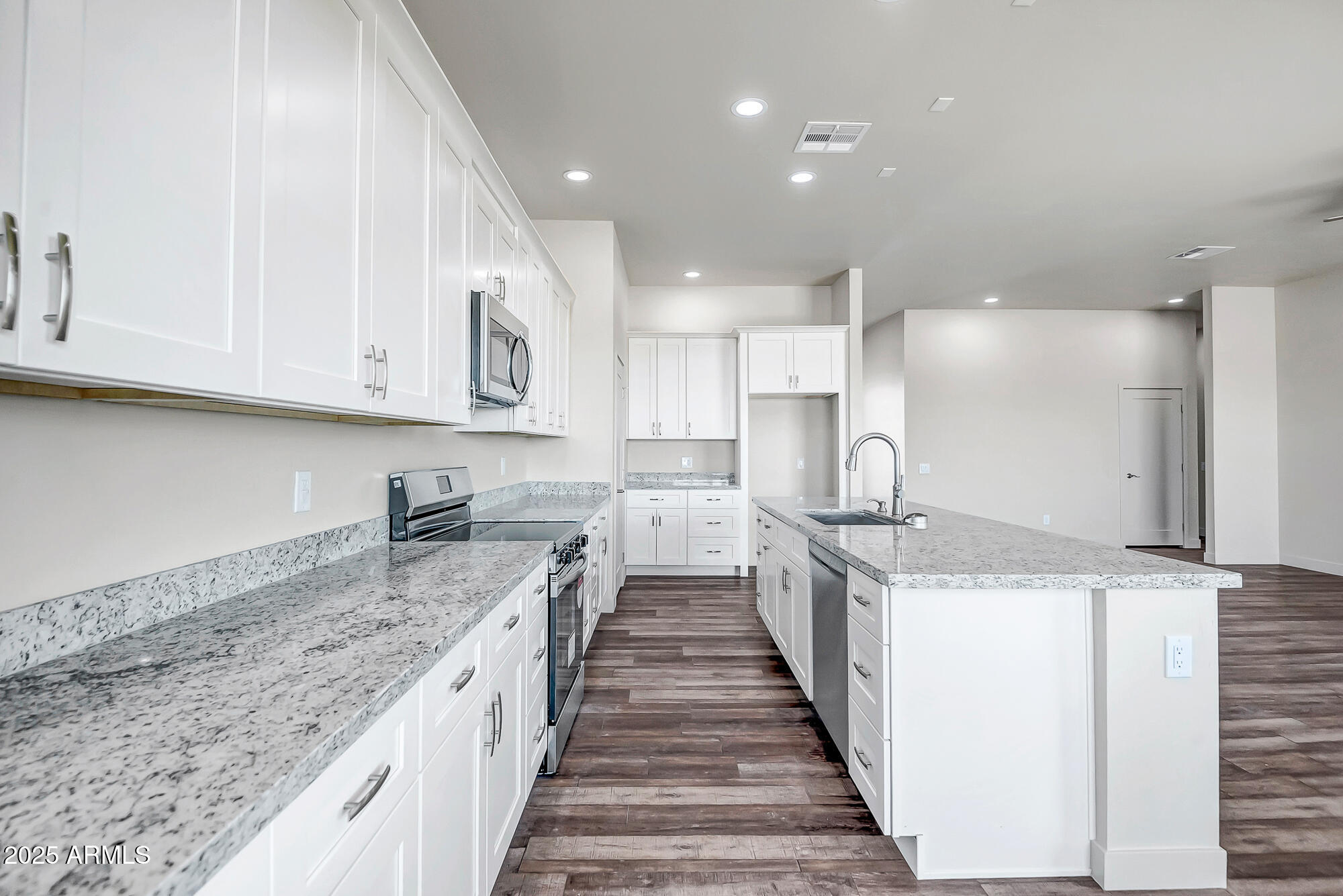 25113 West Lowden Road Wittmann, AZ 85361 - Photo 10 of 37 Kitchen island