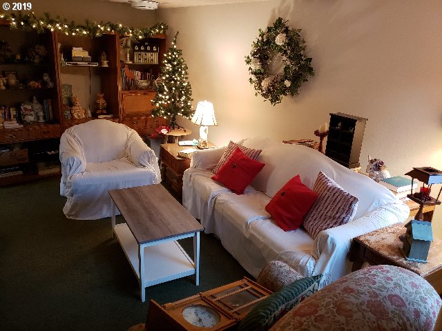 2091 16th Street Florence, OR 97439 - Photo 5 of 15 Gallery Image 5