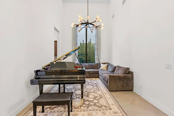 a view of livingroom with furniture