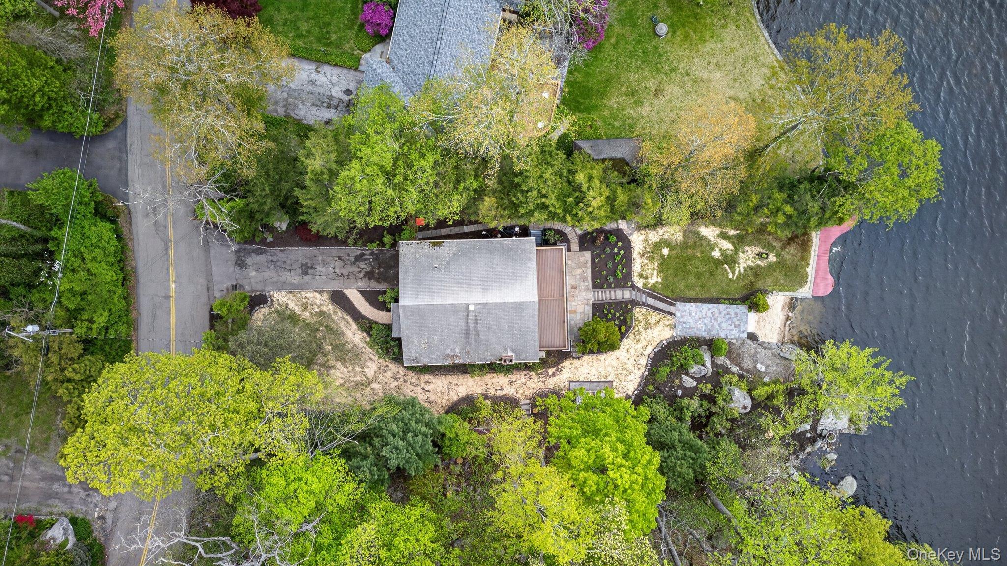 378 Lake Shore Road Putnam Valley, NY 10579 - Photo 3 of 38