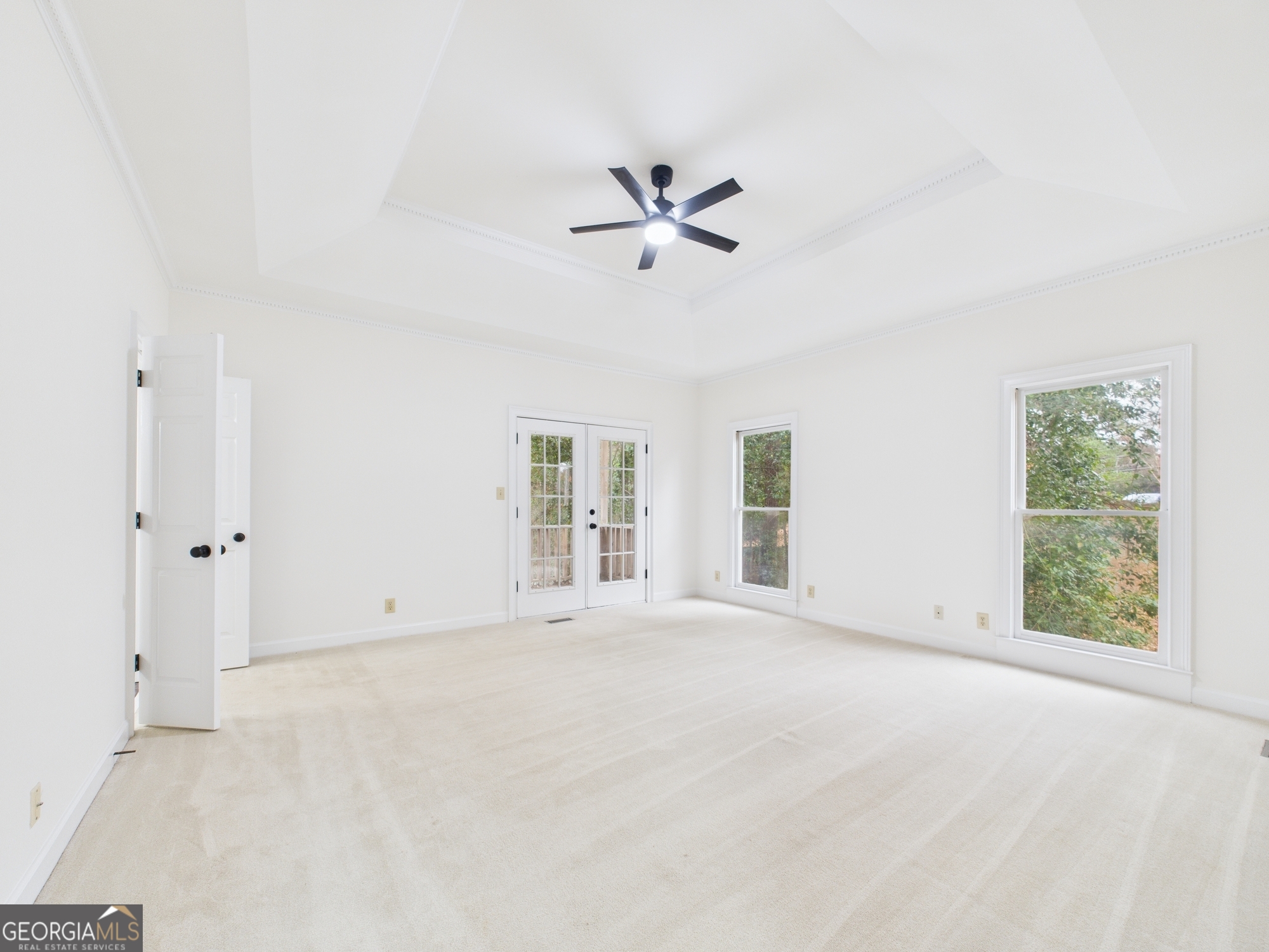 607 Chastain Place Macon, GA 31210 - Photo 38 of 63 a view of an empty room with a window