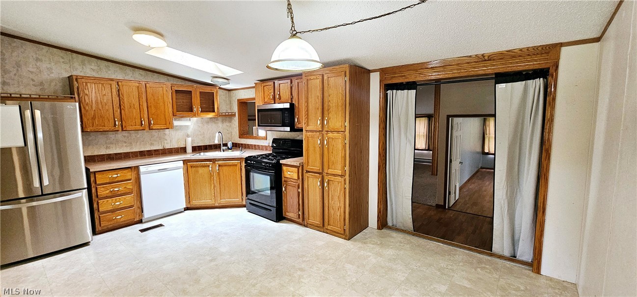 1860 Middle Road Pierpont, OH 44082 - Photo 4 of 23