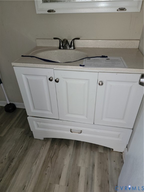 1027 Barry Court Hampton, VA 23666 - Photo 3 of 11