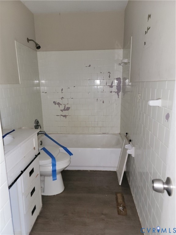 1027 Barry Court Hampton, VA 23666 - Photo 5 of 11