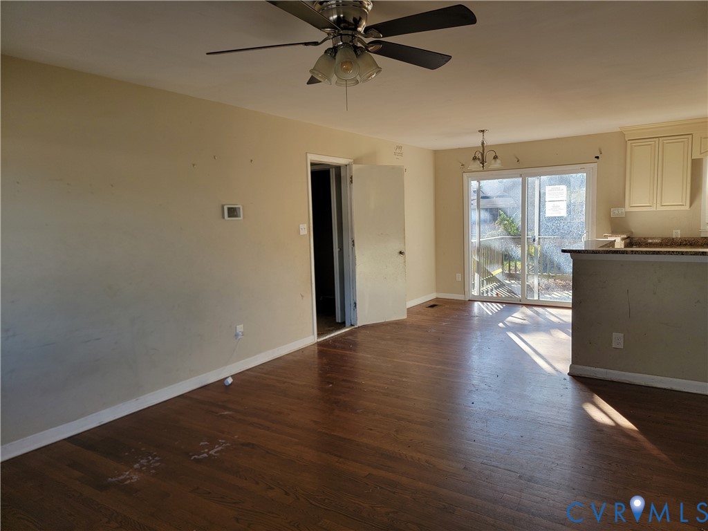 1027 Barry Court Hampton, VA 23666 - Photo 6 of 11