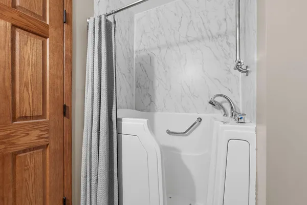 $439,000 | 16988 Weaver Lake Drive, Maple Grove, MN 55311