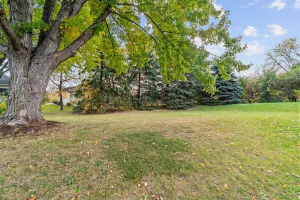 $439,000 | 16988 Weaver Lake Drive, Maple Grove, MN 55311