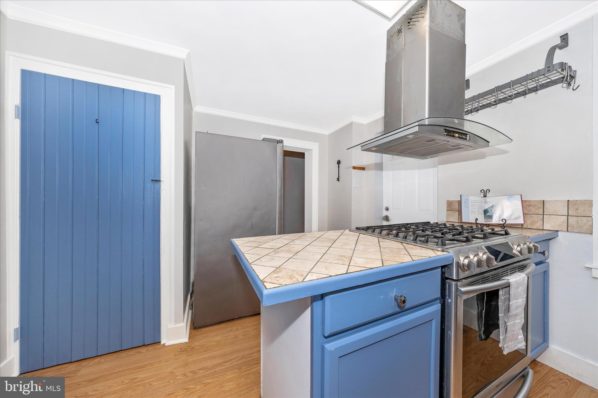 515 East Church Street Frederick, MD 21701 - Photo 12 of 56 Kitchen cooking area with range hood