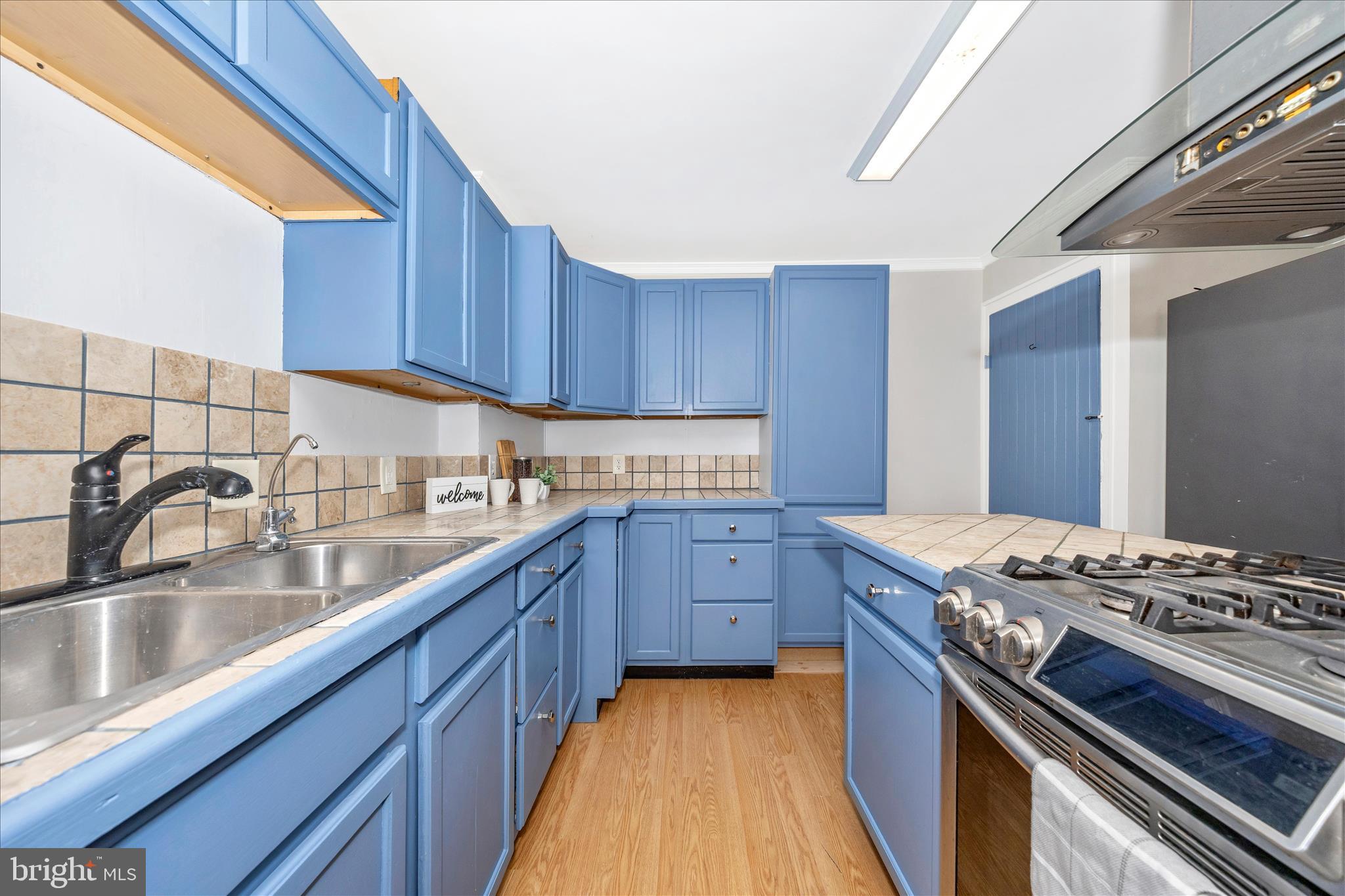 515 East Church Street Frederick, MD 21701 - Photo 14 of 56 Kitchen galley-style