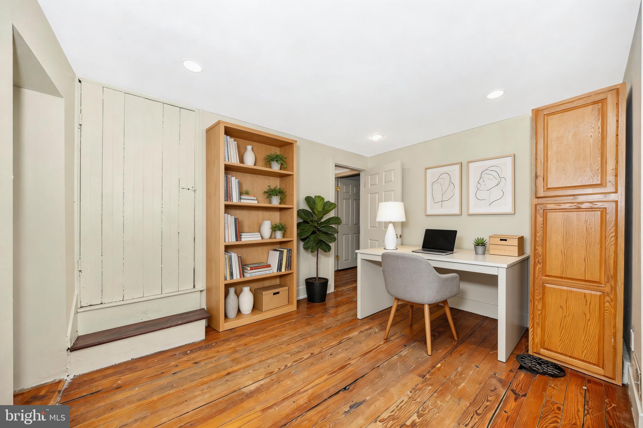 515 East Church Street Frederick, MD 21701 - Photo 18 of 56 Virtually staged den