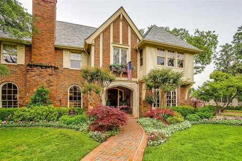 $2,225,000 | 2424 Medford Court West, Fort Worth, TX 76109