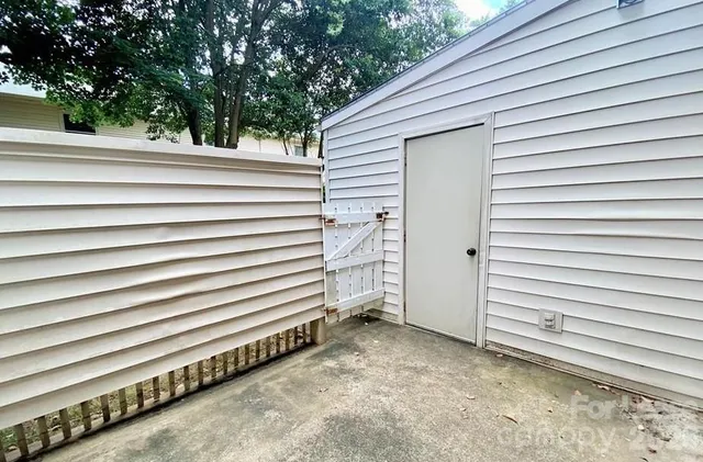 $1,545 | 3722 Park Road, Unit D, Charlotte, NC 28209