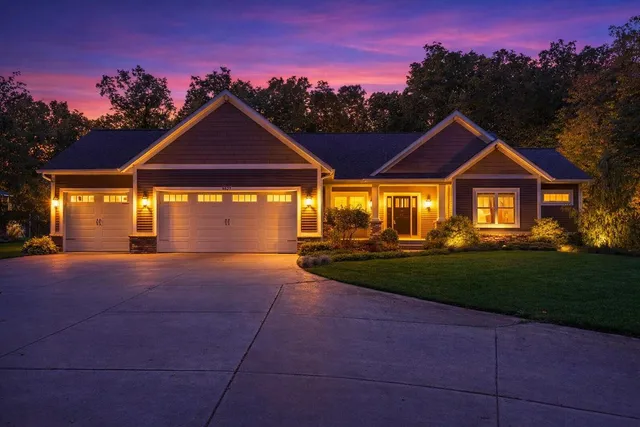 $1,150,000 | 5327 128th Avenue, Fennville, MI 49408