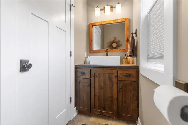 $1,174,999 | 5327 128th Avenue, Fennville, MI 49408