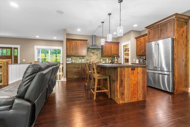 $1,174,999 | 5327 128th Avenue, Fennville, MI 49408