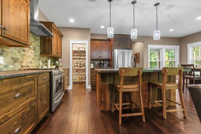 $1,174,999 | 5327 128th Avenue, Fennville, MI 49408