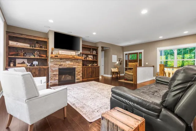 $1,174,999 | 5327 128th Avenue, Fennville, MI 49408