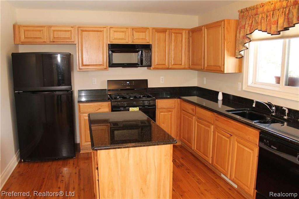 1264 North Lilley Road Canton, MI 48187 - Photo 10 of 34