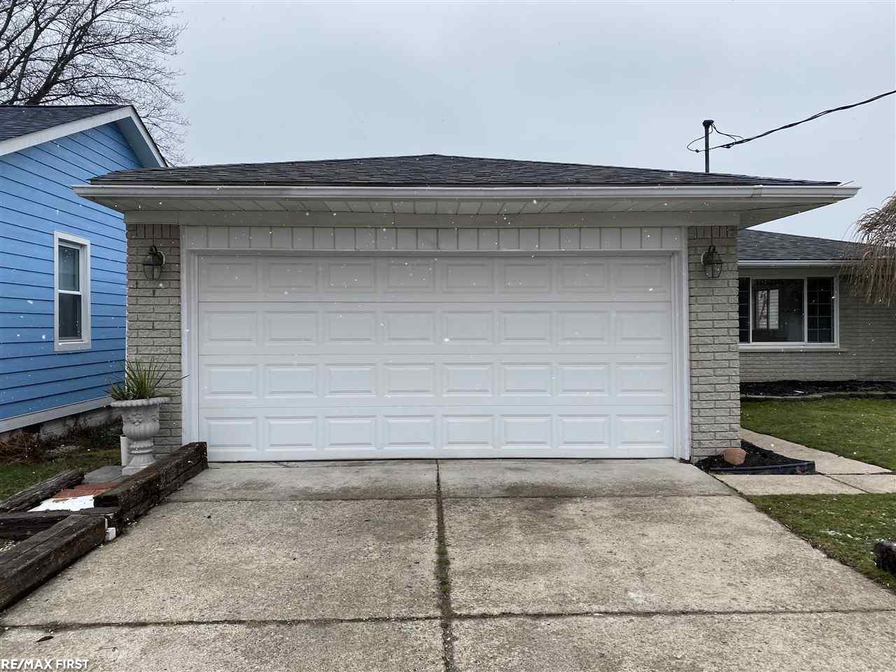 45950 Edgewater Street Chesterfield, MI 48047 - Photo 2 of 44