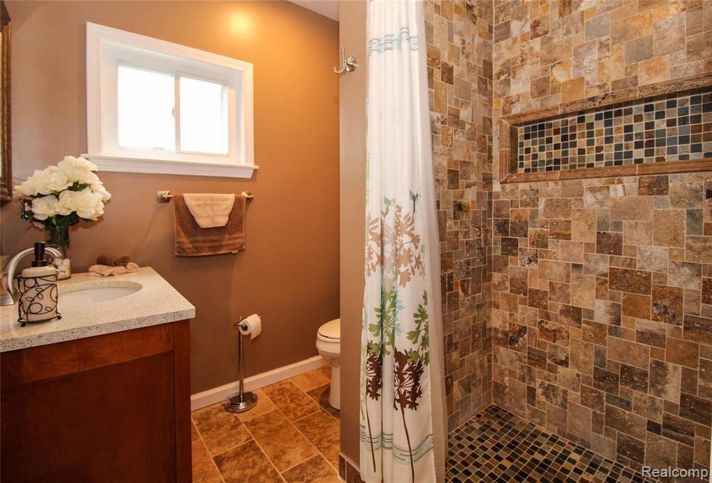 21773 Rausch Avenue Eastpointe, MI 48021 - Photo 15 of 27 Gallery Image 15