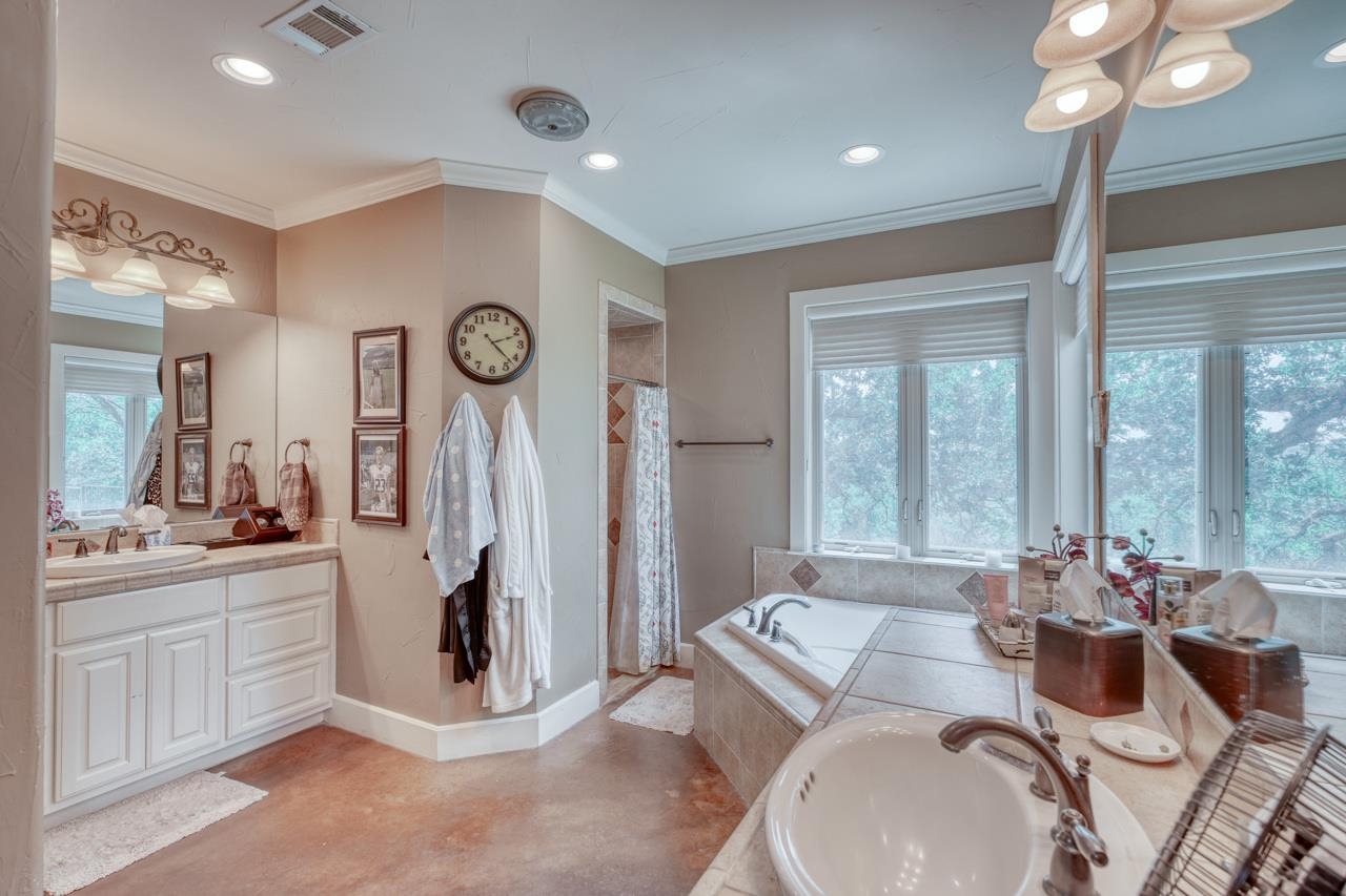 791 Ranch Road 2323 Llano, TX 78643 - Photo 11 of 30 a very nice looking room with a large window