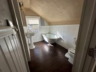 611 Chestnut Street Bonham, TX 75418 - Photo 13 of 14 a view of an empty room with a window