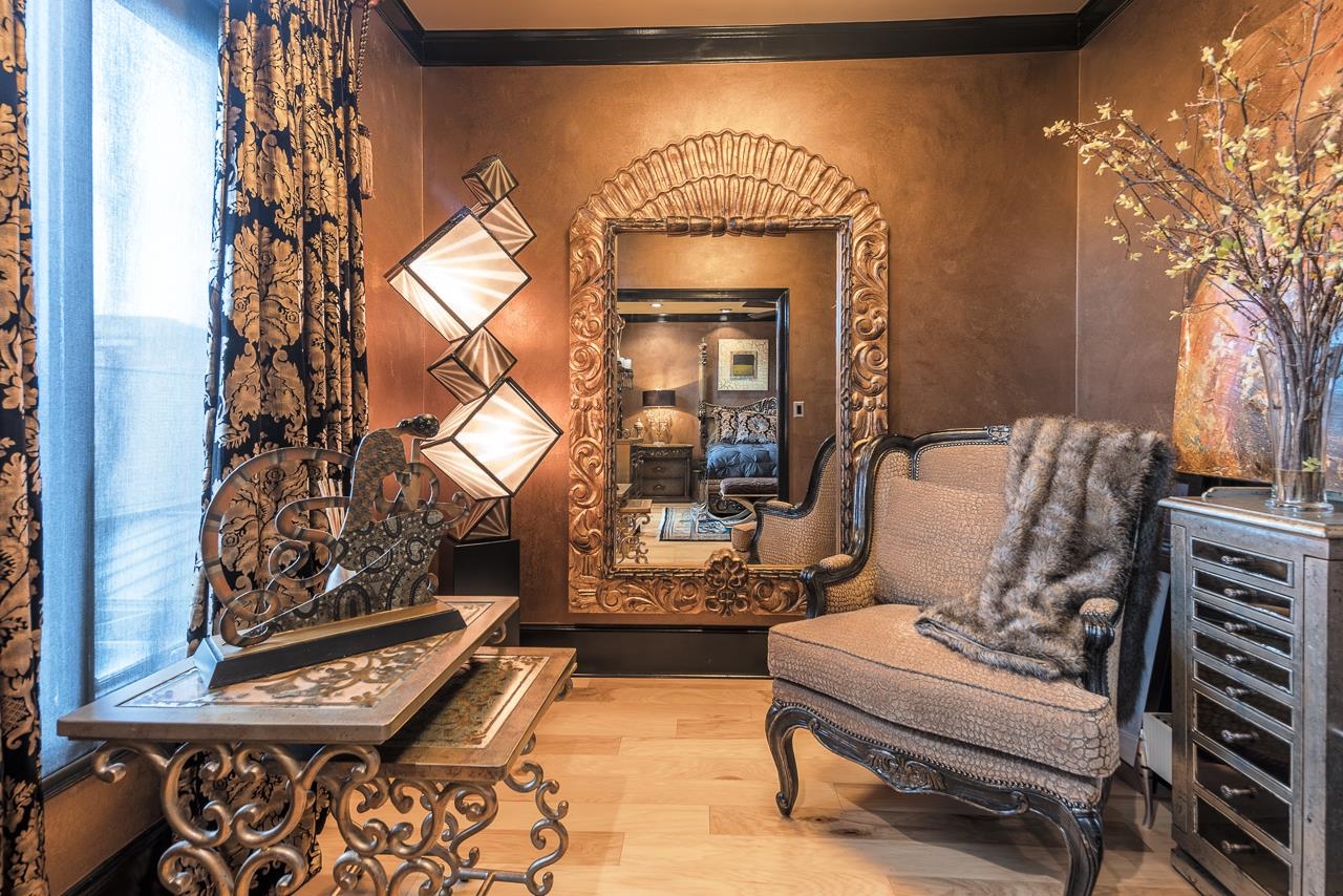 573 South Front Street Memphis, TN 38103 - Photo 27 of 40 a living room with furniture and a fireplace