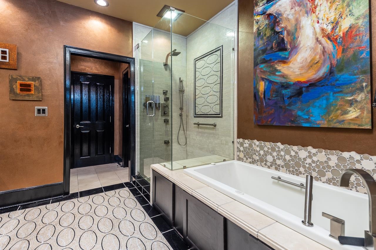 573 South Front Street Memphis, TN 38103 - Photo 30 of 40 a bathroom with a sink and a shower