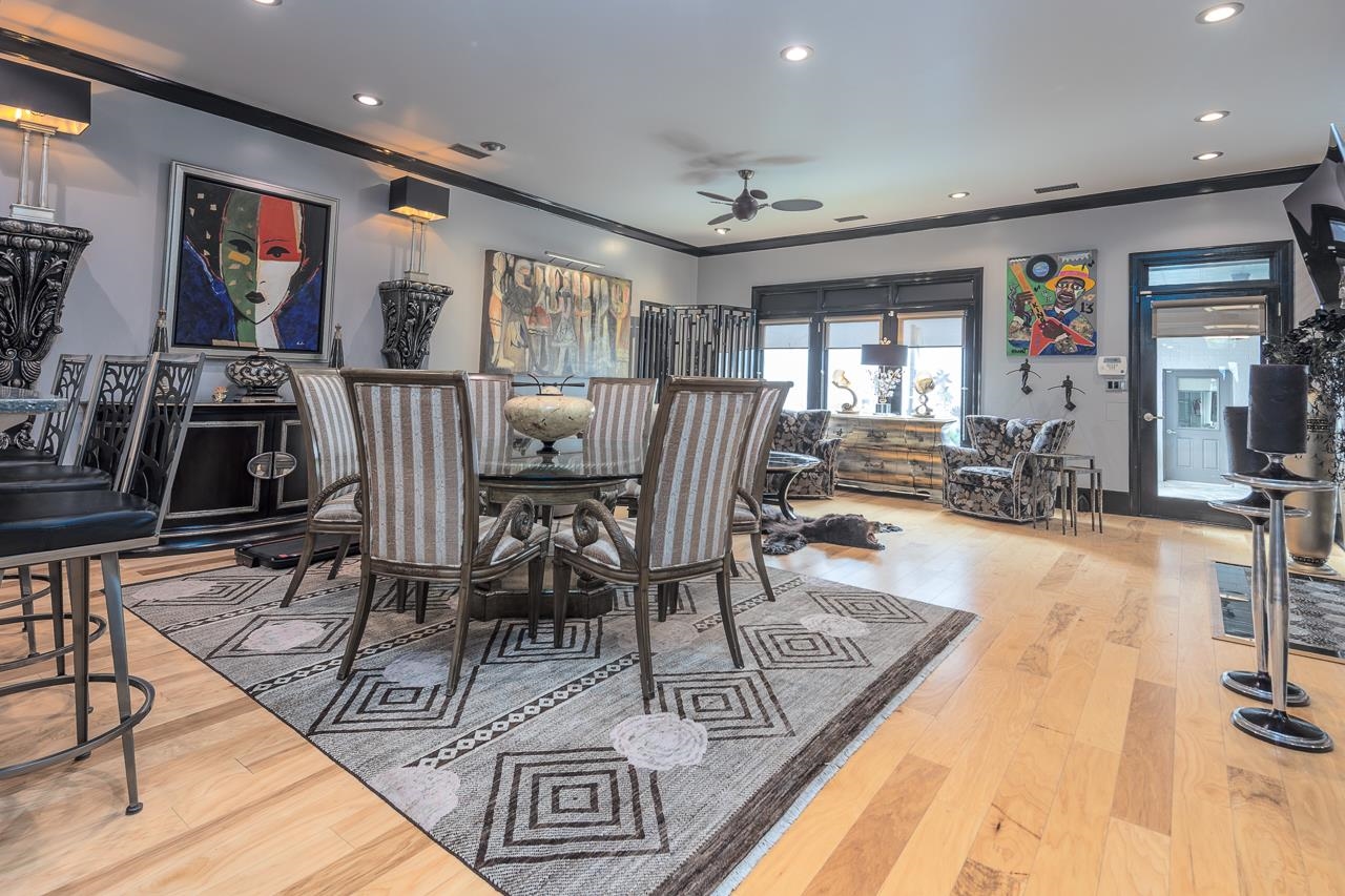 573 South Front Street Memphis, TN 38103 - Photo 7 of 40 a view of a dining room with furniture