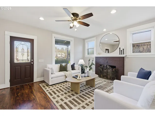 $745,000 | 624 Northeast 2nd Avenue, Camas, WA 98607