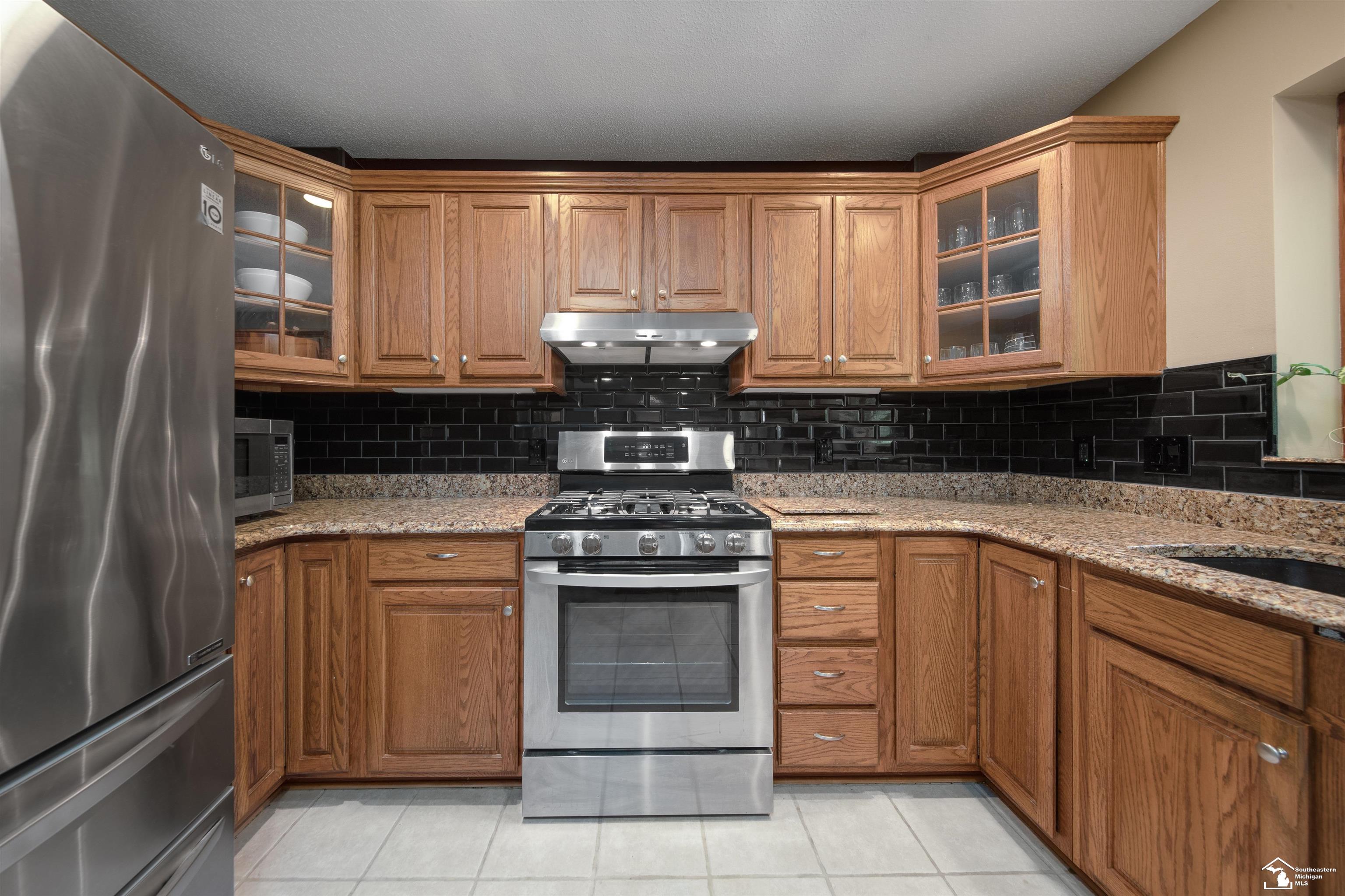2477 Sandpiper Road Lambertville, MI 48144 - Photo 26 of 68 50089661-25.JPG