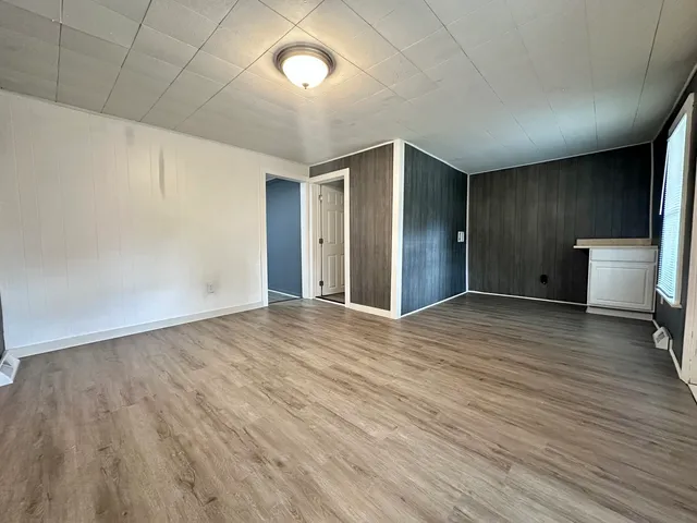 $117,000 | 704 West 7th Street, Sterling, IL 61081