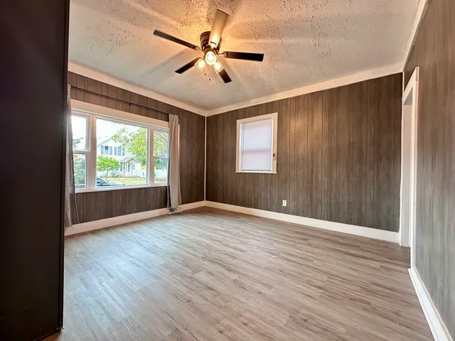 $117,000 | 704 West 7th Street, Sterling, IL 61081