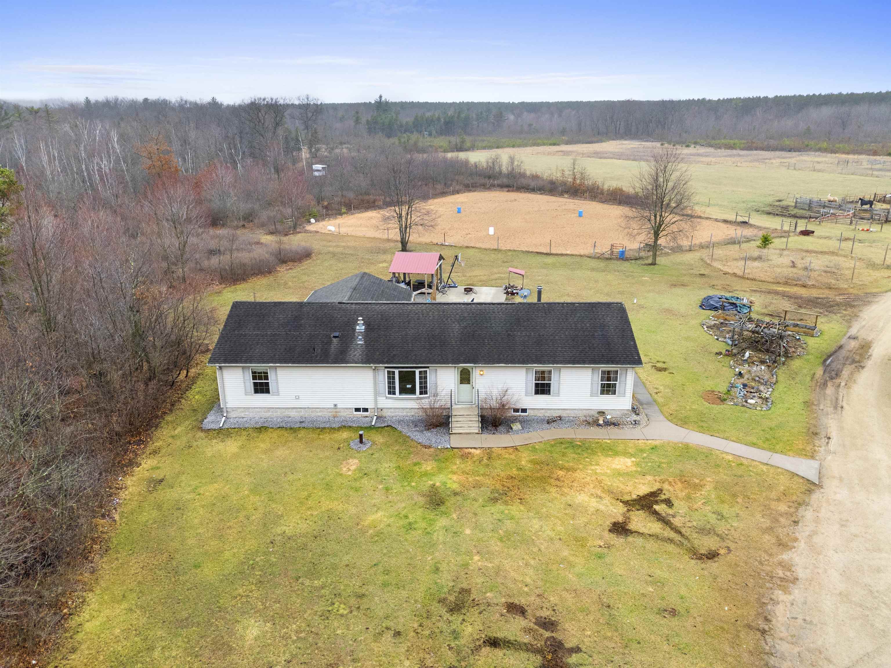 W9041 Airport Road Crivitz, WI 54114 - Photo 2 of 82