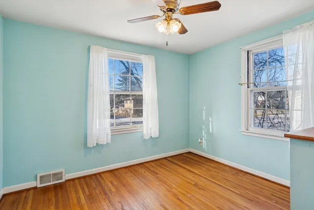 $350,000 | 210 South Gladstone Avenue, Aurora, IL 60506