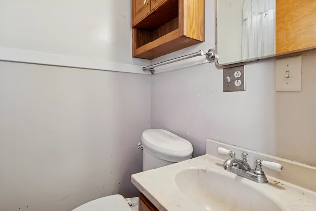 $350,000 | 210 South Gladstone Avenue, Aurora, IL 60506