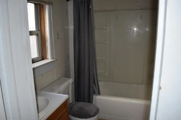 $59,900 | 317 South G Street, Wellington, KS 67152