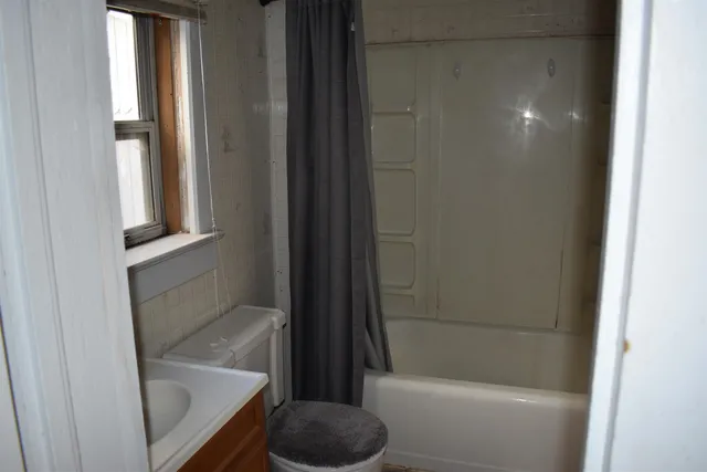 $59,900 | 317 South G Street, Wellington, KS 67152