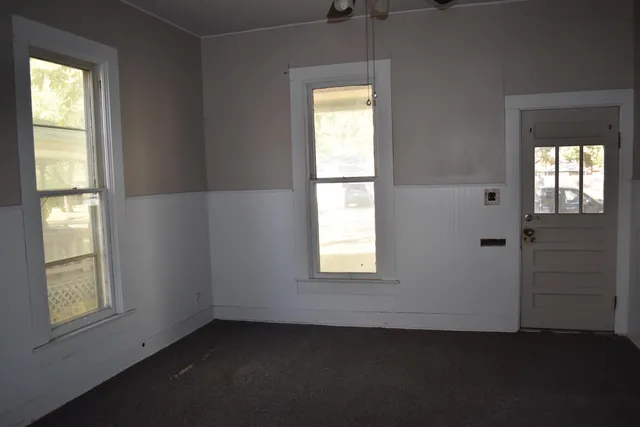 $59,900 | 317 South G Street, Wellington, KS 67152