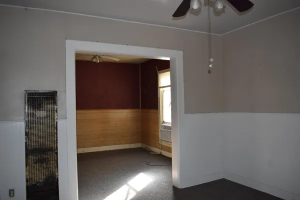 $59,900 | 317 South G Street, Wellington, KS 67152