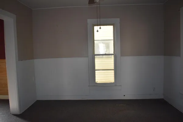 $59,900 | 317 South G Street, Wellington, KS 67152