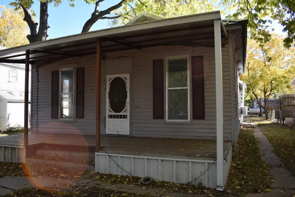 $59,900 | 317 South G Street, Wellington, KS 67152