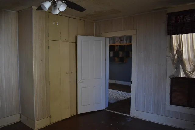 $59,900 | 317 South G Street, Wellington, KS 67152