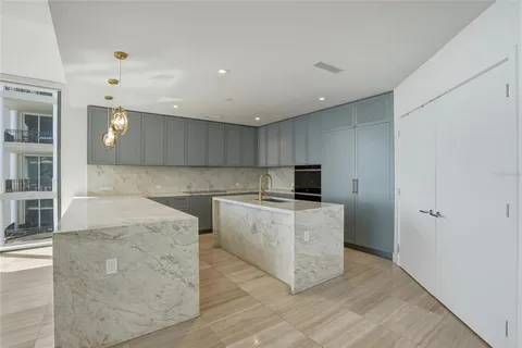 $3,200,000 | 3101 Bayshore Boulevard, Unit 504, Tampa, FL 33629