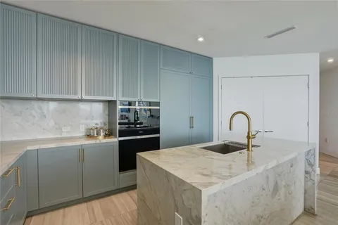 $3,200,000 | 3101 Bayshore Boulevard, Unit 504, Tampa, FL 33629