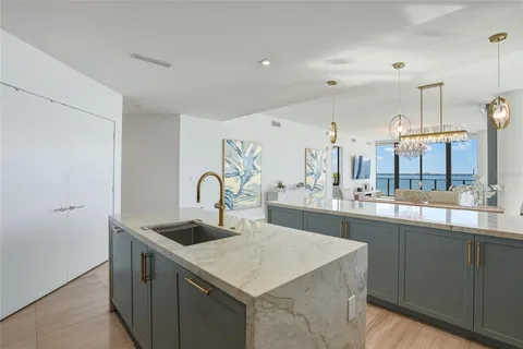 $3,200,000 | 3101 Bayshore Boulevard, Unit 504, Tampa, FL 33629