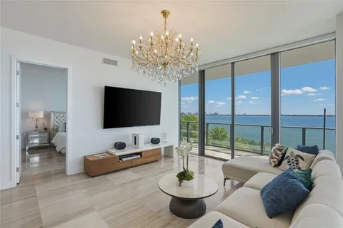 $3,200,000 | 3101 Bayshore Boulevard, Unit 504, Tampa, FL 33629
