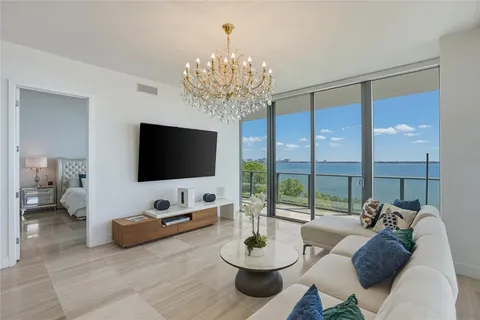 $3,200,000 | 3101 Bayshore Boulevard, Unit 504, Tampa, FL 33629